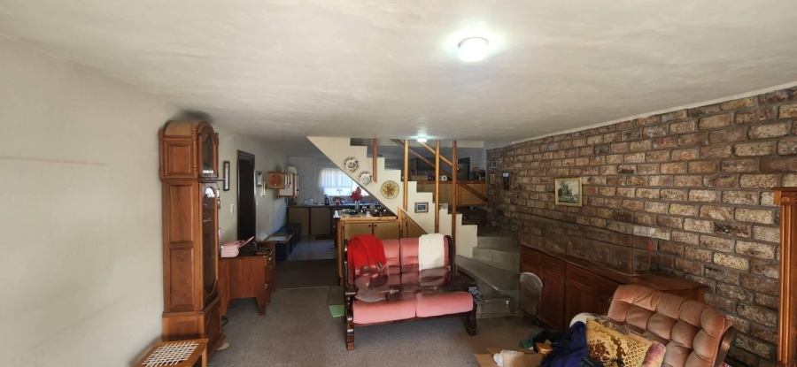4 Bedroom Property for Sale in Fraaiuitsig Western Cape
